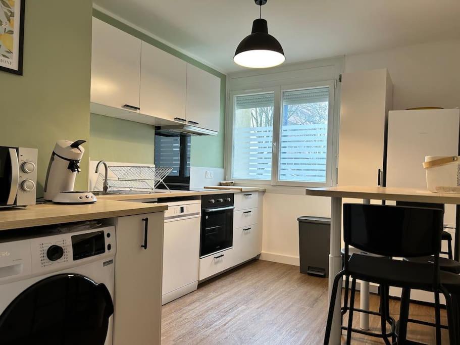 Appartement Renove, Proche Centre-ville Et Arsenal